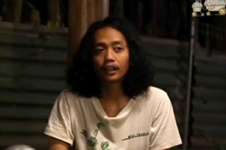Fajar Merah, anak dari seniman sekaligus aktivis Wiji Thukul.