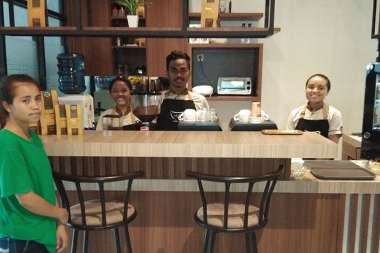 Kafe La Bajo Flores Coffee di Jalan Soekarno Hatta, Kampung Tengah, Labuan Bajo, Kabupaten Manggarai Barat, Nusa Tenggara Timur.