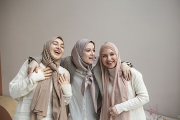 Warna Milo Cocok dengan Warna Apa? Ini Resep Padu Padan Warna Hijab agar Terlihat Manis