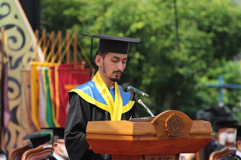 Cerita Lucu Wisudawan UMP Asal Turki, Sempat Merasa Aneh gara-gara Sering Diajak Selfie Orang Tak Dikenal