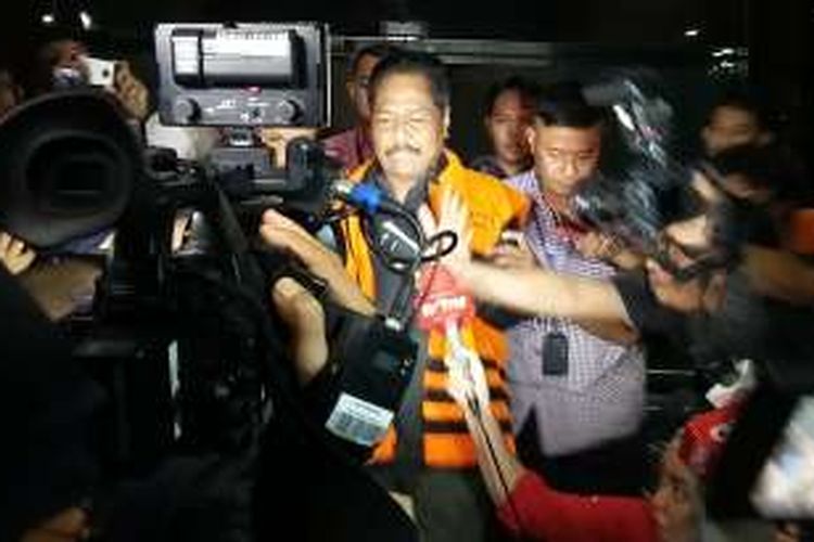 Anggota DPR dari Fraksi Partai Golkar Budi Supriyanto saat tiba di Gedung KPK, Jakarta, Selasa (15/3/2016). 