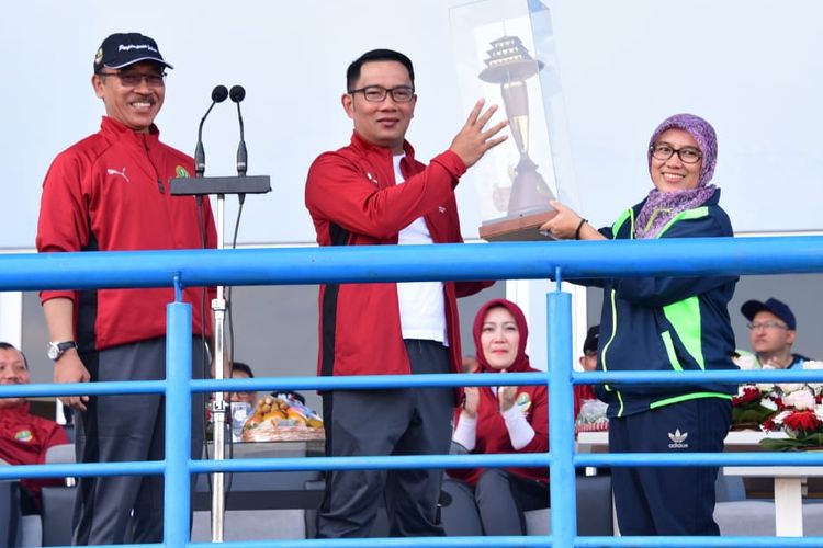 Gubernur Jawa Barat Ridwan Kamil saat membuka Pekan Olahraga Pemerintah Provinsi Jawa Barat ke-17 di SOR Arcamanik, Selasa (23/4/19).