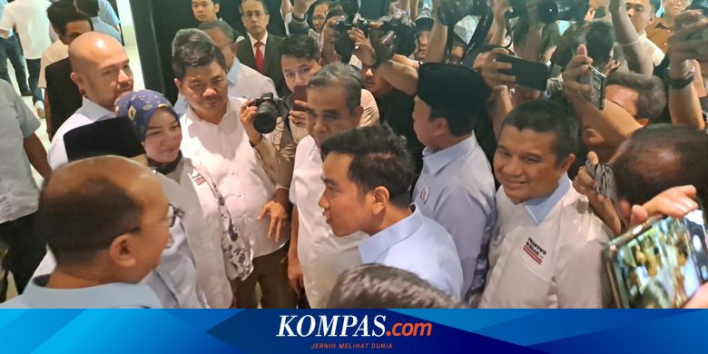 Gibran Hadiri Deklarasi Tim Kampanye Prabowo-Gibran di Kemang