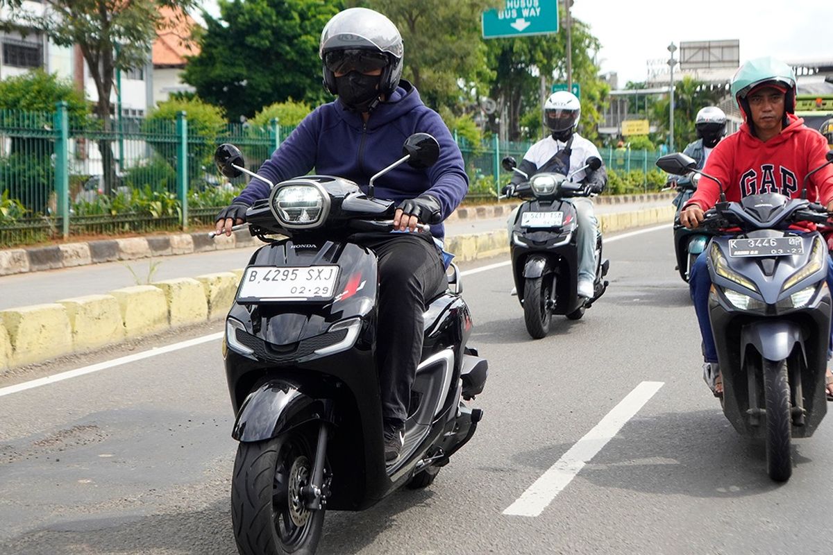 Ada cara aman dalam mendahului kendaraan lain.