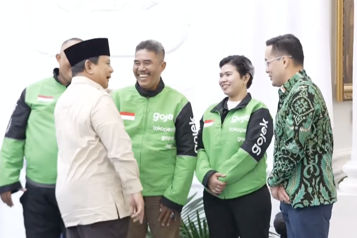 Presiden Prabowo bersama Mitra Driver Gojek -  THR ojol 2025.