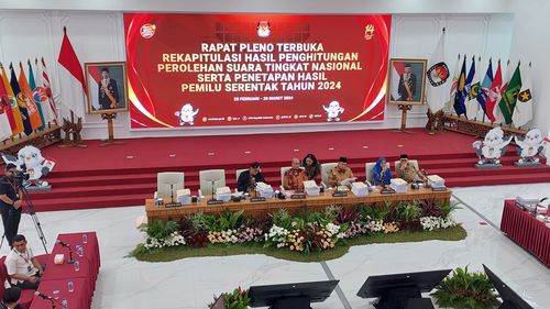 Hari Pertama Rekapitulasi Suara Nasional: Diwarnai Skors, Prabowo-Gibran Menang di 4 PPLN