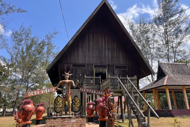 Mengenal Rumah Betang Pasir Panjang, Warisan Budaya Suku Dayak