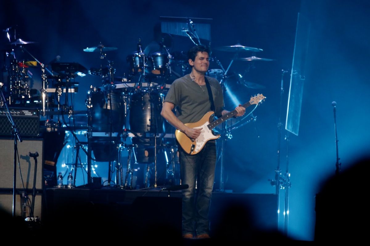 John Mayer saat tampil di acara konsernya di ICE, BSD City, Tangerang, pada Jumat (5/4/2019). Dalam konser yang bertajuk John Mayer World Tour 2019 ini John akan tour di beberapa negara seperti China, Thailand, Australia dan lain-lain