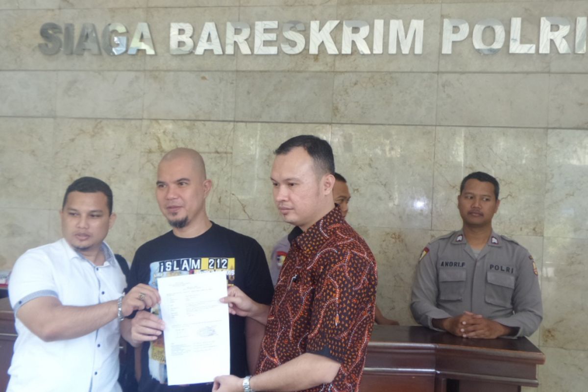 Ahmad Dhani didampingi tim kuasa hukumnya di Bareskrim Mabes Polri, Jakara Pusat, Kamis (31/8/2017).