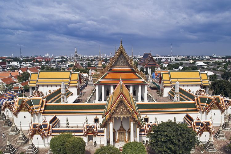 Wat Pho disebut sebagai kuil atau candi tertua di Bangkok, Thailand.