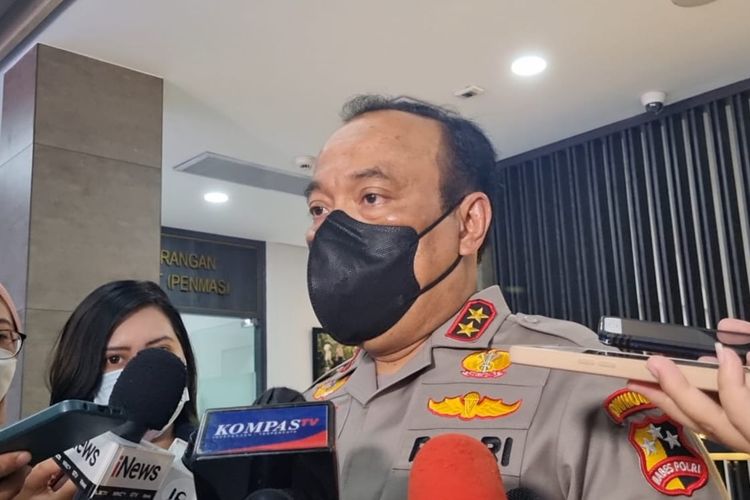 Kepala Divisi Humas Polri Irjen Dedi Prasetyo di Mabes Polri, Jakarta, Kamis (15/9/2022).