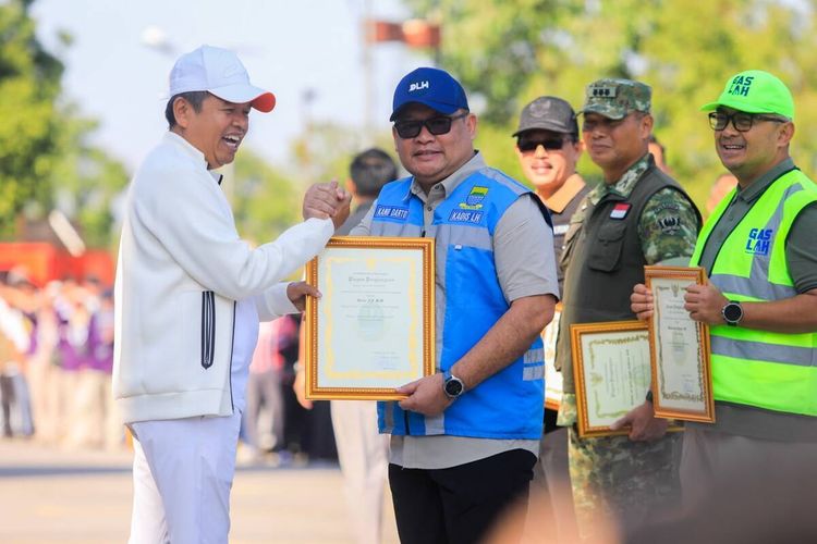 Bandung Raih Penghargaan Pengelolaan Sampah dari Dedi Mulyadi, Farhan: Baru 30 Persen Sampah Tertangani