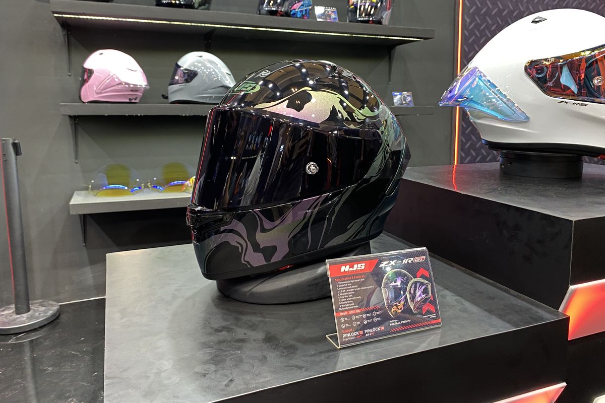 Helm baru NJS, ZX-1R GT dan Kairoz GT diperkenalkan di IMOS 2023