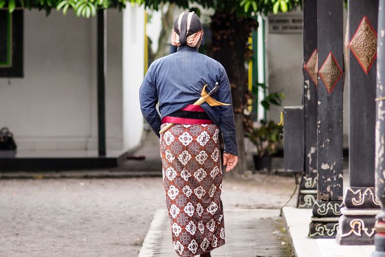 Filosofi di balik penyebutan bilangan 21, 25, 50, dan 60 dalam Bahasa Jawa.