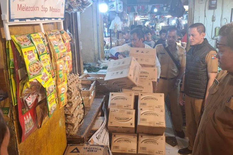 Sempat Langka, 150 Karton Minyakita Kini Tersedia di Pasar Kebon Kembang Bogor