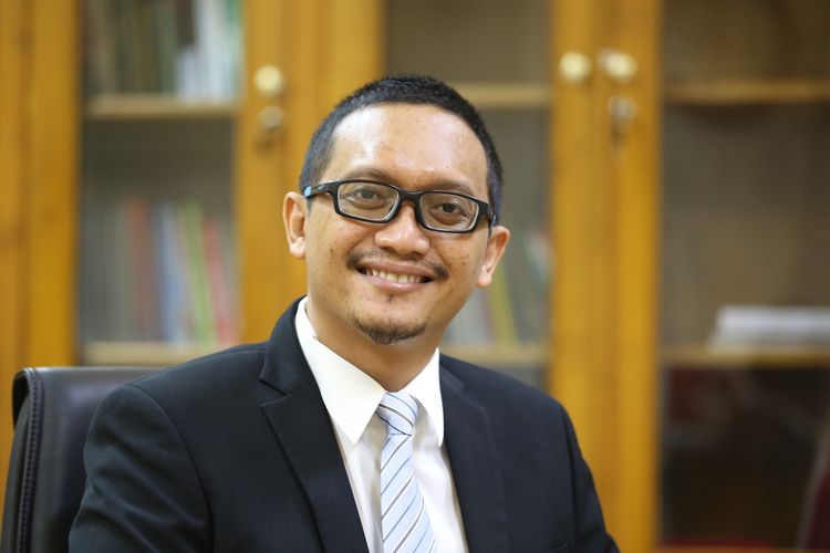 Alumnus Fakultas Kedokteran (FK) Universitas Airlangga (Unair), Muhammad Miftahussurur satu-satunya peneliti dari Indonesia yang menerima penghargaan Expertscape World Expert sebagai top 0,1 % peneliti yang menulis tentang bakteri Helicobacter Pylori.