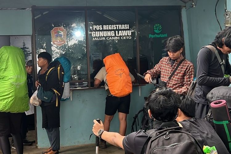 5 Jalur Pendakian Gunung Lawu Ditutup, Mana Saja?