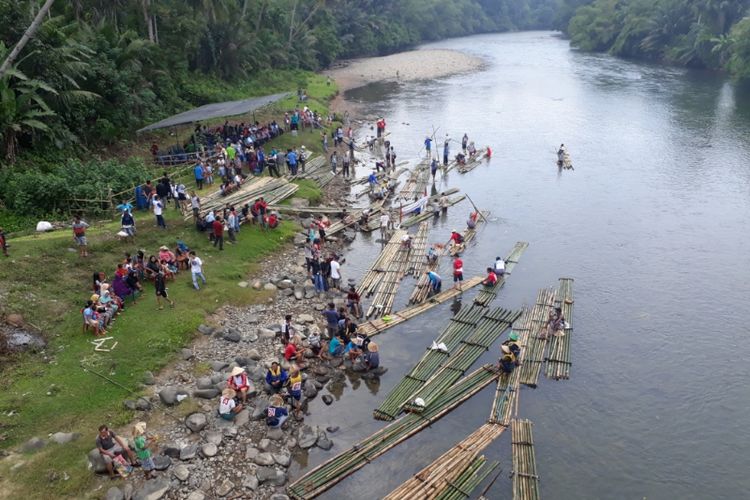 Fesrival rally rakit di Kabupaten Bengkulu Selatan