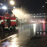 Jalan Sudirman-Thamrin Ditutup, Mobil Damkar Semprotkan Cairan Disinfektan