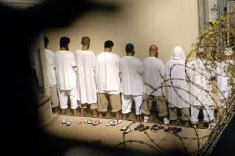 Sebagian legislator Partai Republik menganggap para tahanan terlalu berbahaya untuk dikirim ke penjara biasa. 