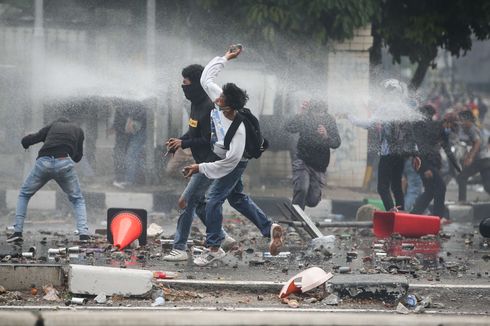 Polisi Amankan 1.192 Orang yang Terlibat Rusuh Demo Tolak Omnibus Law di Jakarta