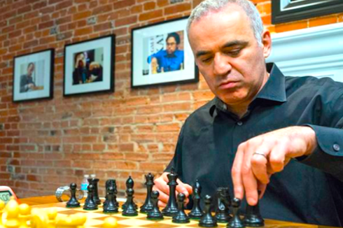 Biografi Tokoh Dunia: Garry Kasparov, Legenda Catur Uni Soviet