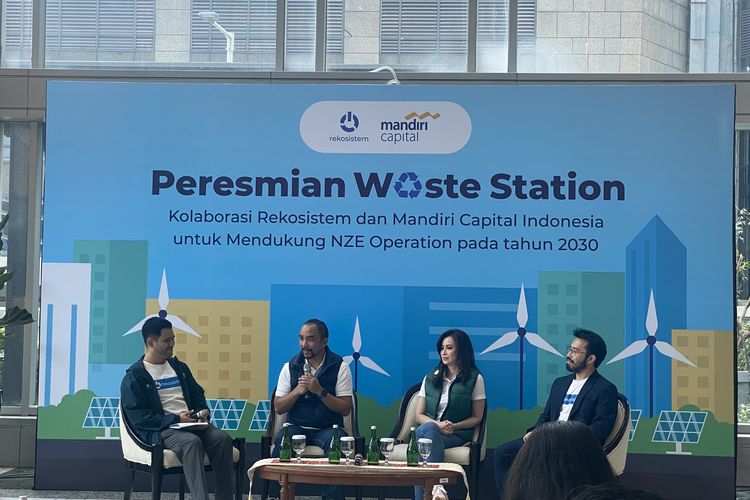 Peluncuran Reko Waste Station di area Menara Mandiri, Sudirman, Jakarta Selatan, Rabu (21/2/2024).