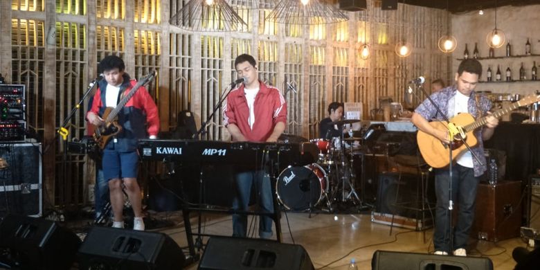 Lirik Dan Chord Lagu Bicara The Overtunes Feat Monita Tahalea Lirik Dan Chord Lagu Bicara The Overtunes Feat Monita Tahalea