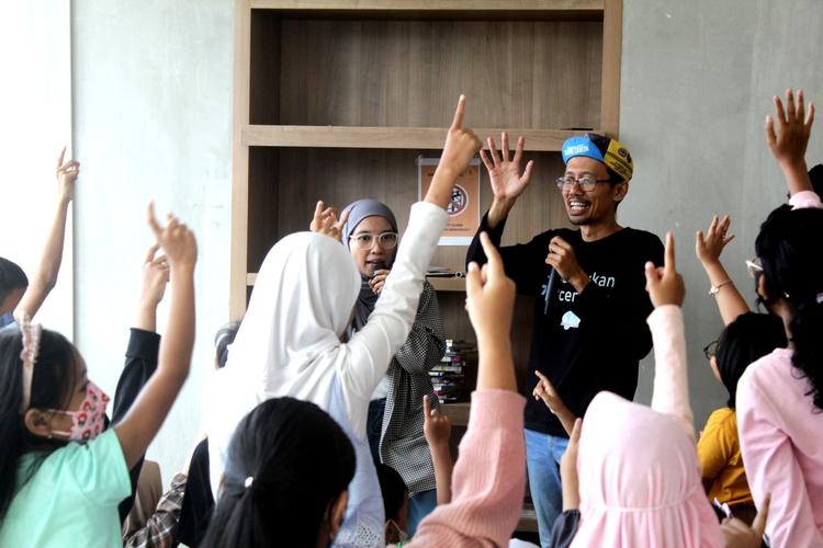 Kisah Pustakawan Edi, Bangun Taman Baca Kampung Buku demi Tingkatkan Literasi