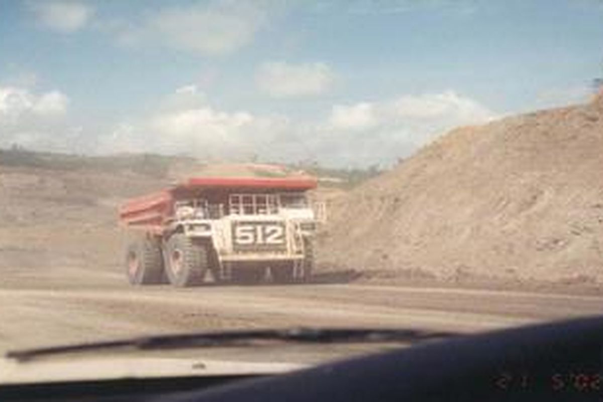 Ilustrasi: truk pengangkut batubara