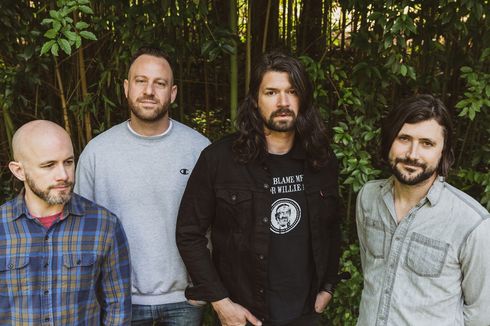 Lirik dan Chord Lagu You Can't Look Back - Taking Back Sunday