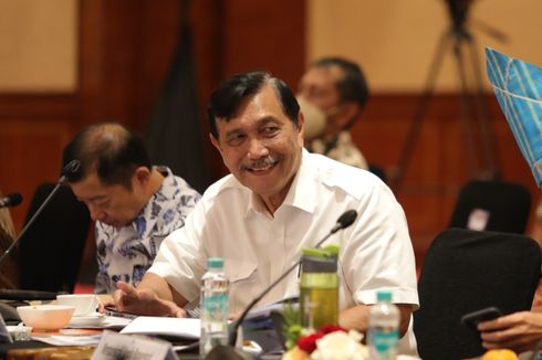 Luhut: Pemerintah Tak Akan Segan Hukum Pengusaha Minyak Goreng yang Main-main