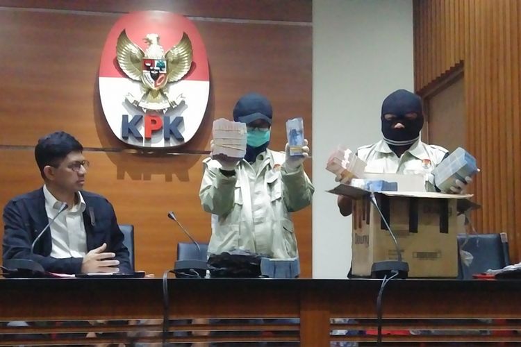 Jumpa pers KPK terkait OTT terhadap Bupati dan Anggota DPRD Lampung Tengah di Jakarta, Kamis (15/2/2018).