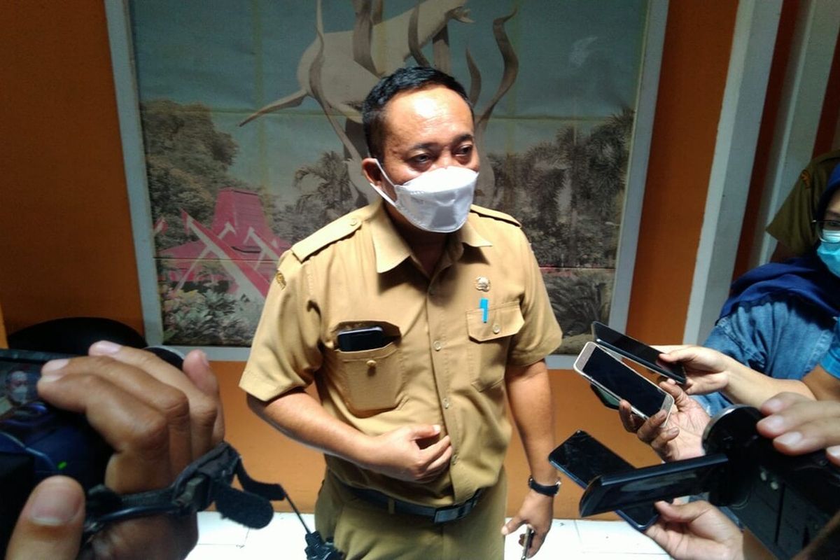 Kepala Dinas Lingkungan Hidup (DLH) Kota Surabaya Agus Hebi Djuniantoro