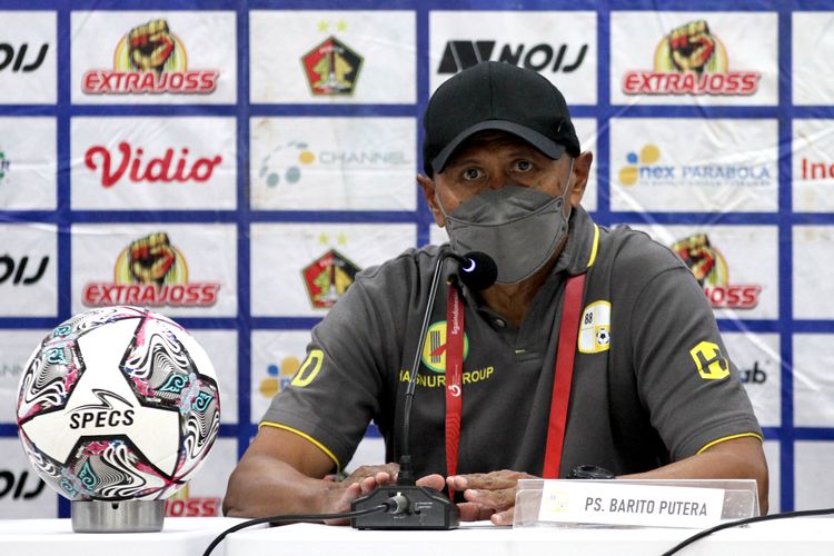 Pelatih Barito Putera Rahmad Darmawan saat preskon seusai pertandingan pekan 32 liga 1 2021-2022 melawan Persik Kediri yang berakhir dengan skor 0-2 di Stadion Kapten I Wayan Dipta Gianyar, Sabtu (19/3/2022) sore.