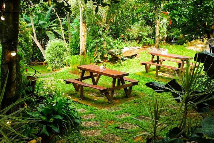 Resto Kebun Teduh