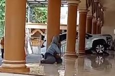 Viral, Mobil Expander Masuk Masjid di Jember Jelang Shalat Jumat