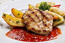 Resep Steak Ayam Saus Madu, Sajikan dengan Kentang