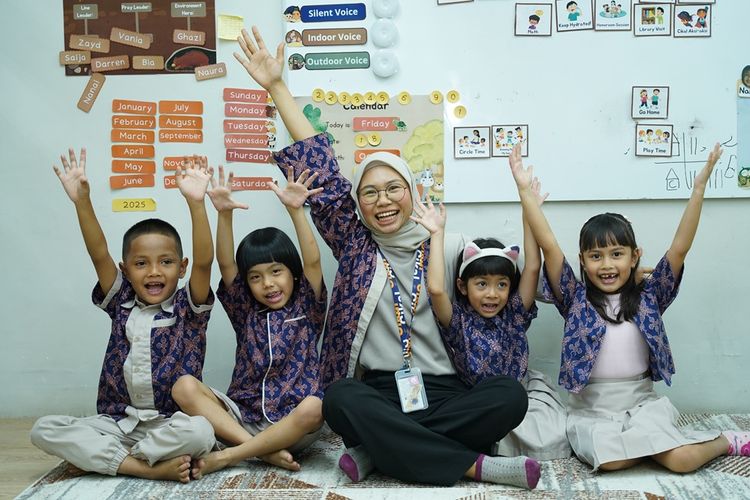 Di dalam kurikulum Cikal, terdapat 15 kompetensi yang secara bertahap ditumbuhkan dan terinternalisasi dalam diri setiap anak.  