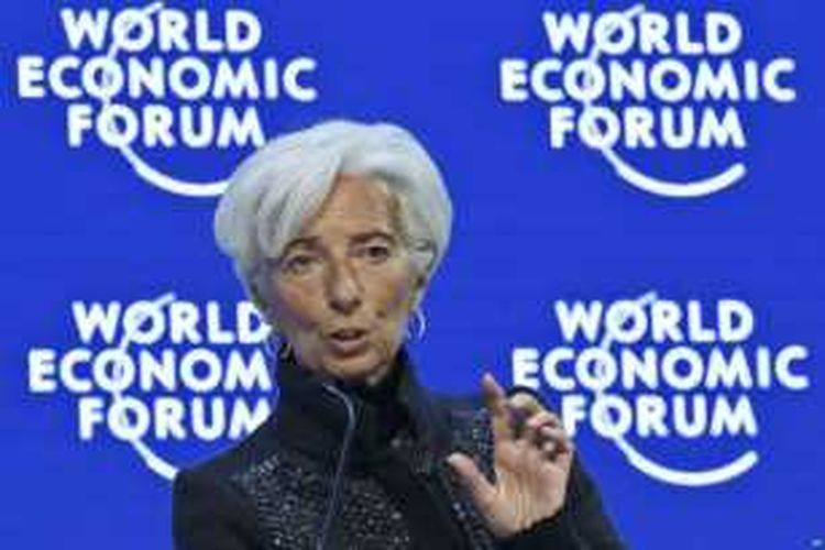 Direktur IMF Christine Lagarde saat berbicara dalam Forum Ekonomi Dunia di Davos, Swiss, Sabtu (23/1/2016).