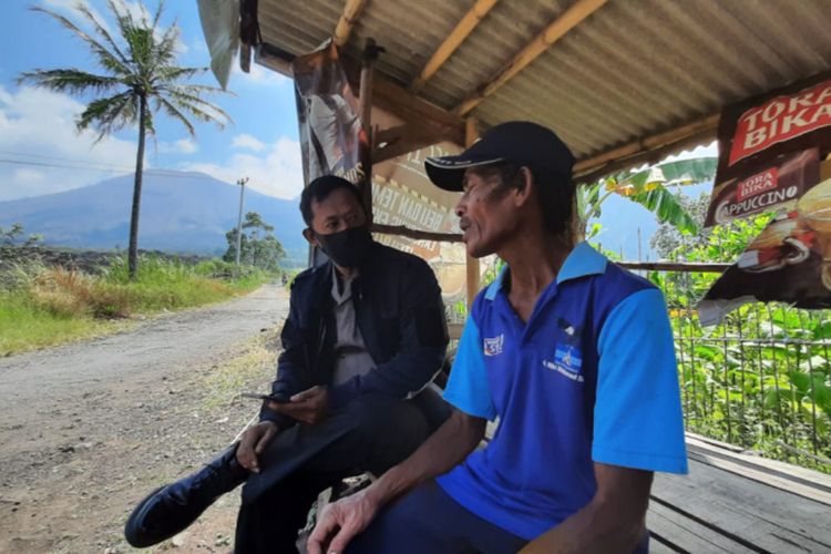 Entis Sutisna, warga yang menemukan pendaki Gunung Guntur yang sempat dinyatakan hilang, Minggu (5/7/2020)