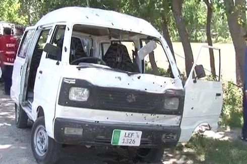 Serangan Bom dan Tembakan Menewaskan Puluhan Orang di Pakistan