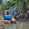 1.653 Meter Kubik Lumpur Sudah Dikeruk dari Kali Mampang Terkait Penanganan Banjir