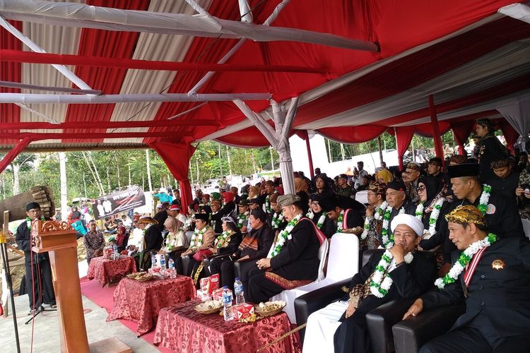 Forum Silaturahmi Sunda Sadunya sedang mengikuti acara silaturahmi sekaligus launching Geopark Galunggung di Batu Mahpar, Kecamatan Leuwisari, Kabupaten Tasikmalaya, Kamis (20/2/2020).