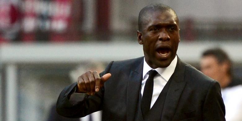 Pelatih AC Milan, Clarence Seedorf, pada pertandingan Serie-A melawan Parma, di San Siro, Minggu (16/3/2014).