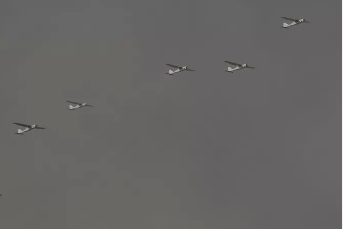 Drone Rusia Orlan-10 dapat mengarahkan tembakan artileri pada posisi musuh dalam hitungan menit.
