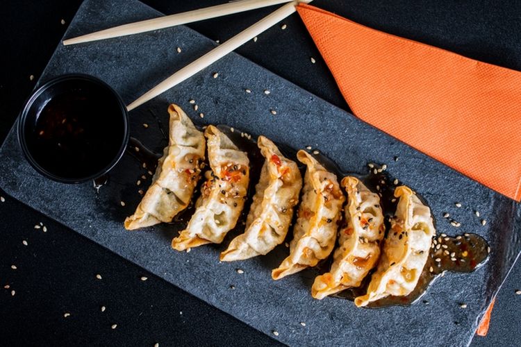 Ilustrasi gyoza udang. 