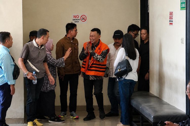 Ratusan Simpatisan Kawal Sidang Vonis Sugiri Sancoko di PN Tipikor Surabaya