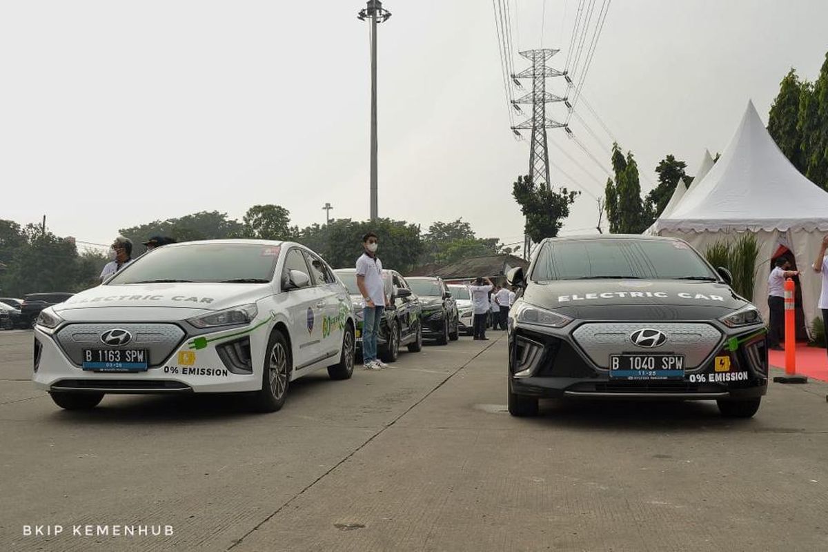 Menhub gelar touring Mobil Listrik Jakarta-Jambi