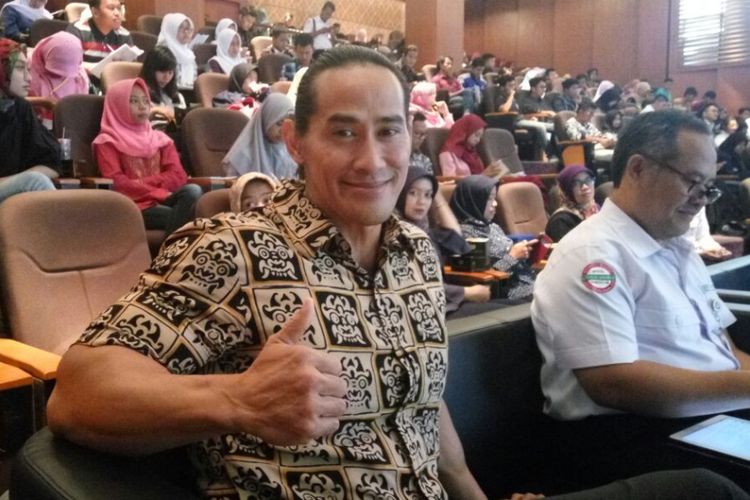 Binaragawan Indonesia, Ade Rai sesaat sebelum memaparkan presentasi pola hidup sehat di Universitas Padjadjaran (Unpad).